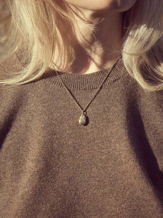 Bjørg Iconic Human Heart Necklace Medium Gold Halskjeder Bjørg Jewellery 